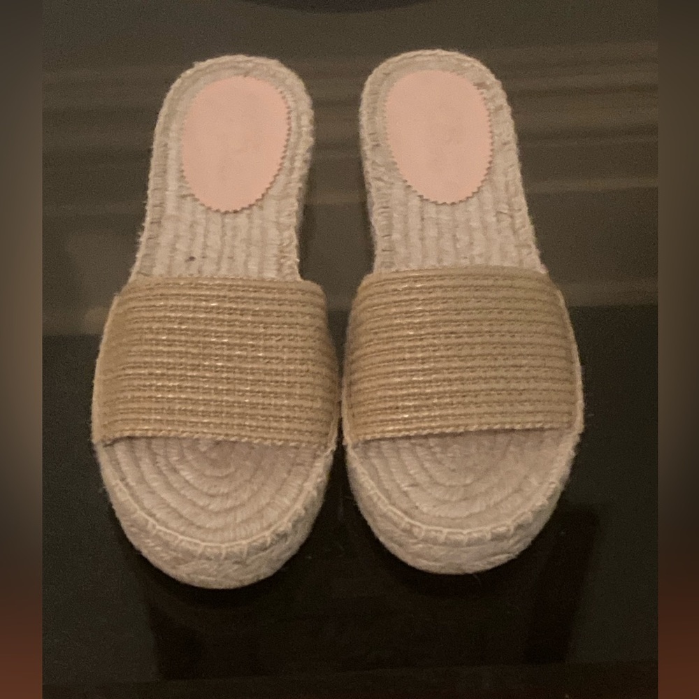 Brand new J Crew women’s straw rope bottom slippers